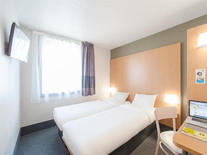 B&B Hotel La Rochelle Beaulieu Puilboreau Esterno foto
