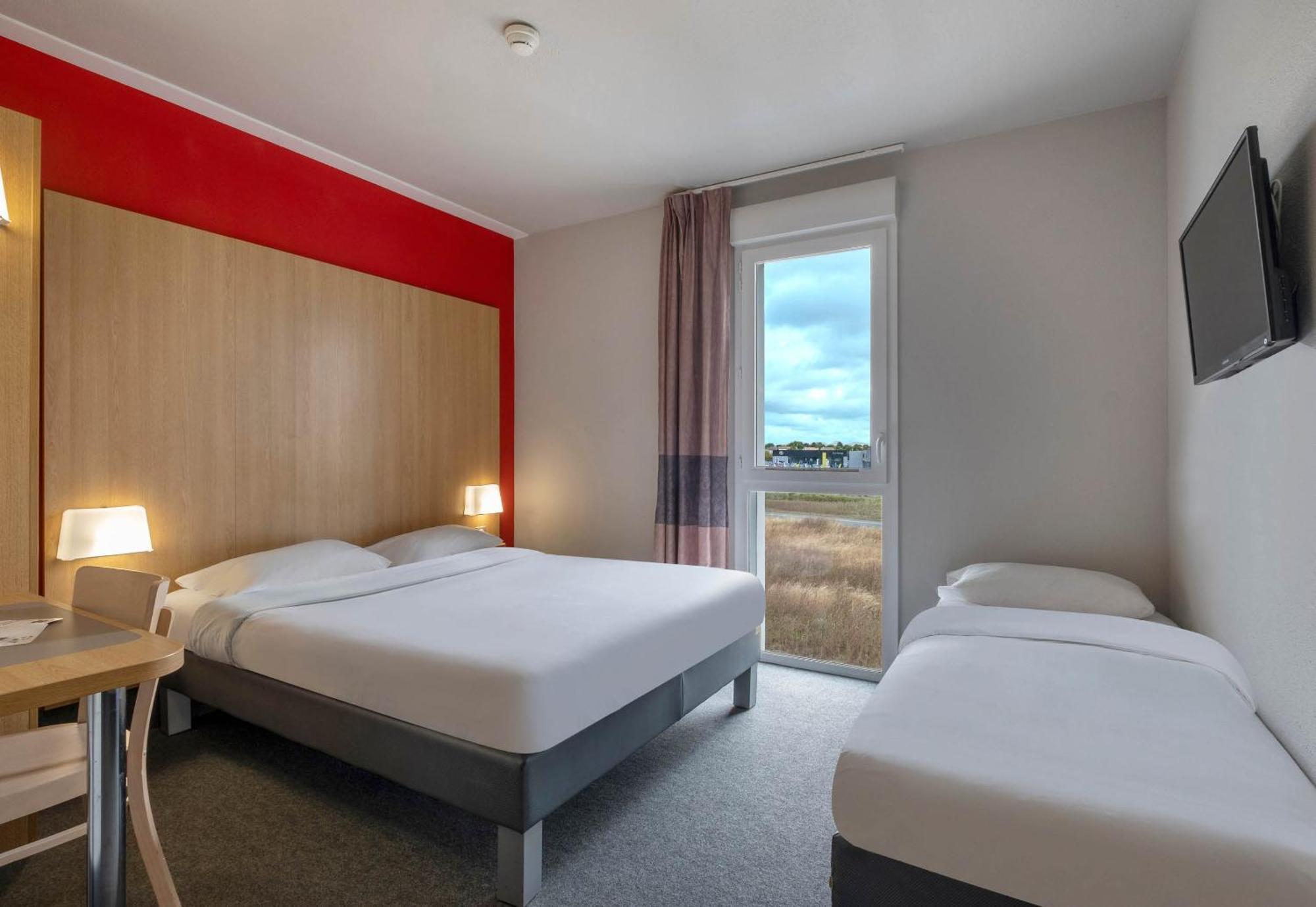 B&B Hotel La Rochelle Beaulieu Puilboreau Esterno foto