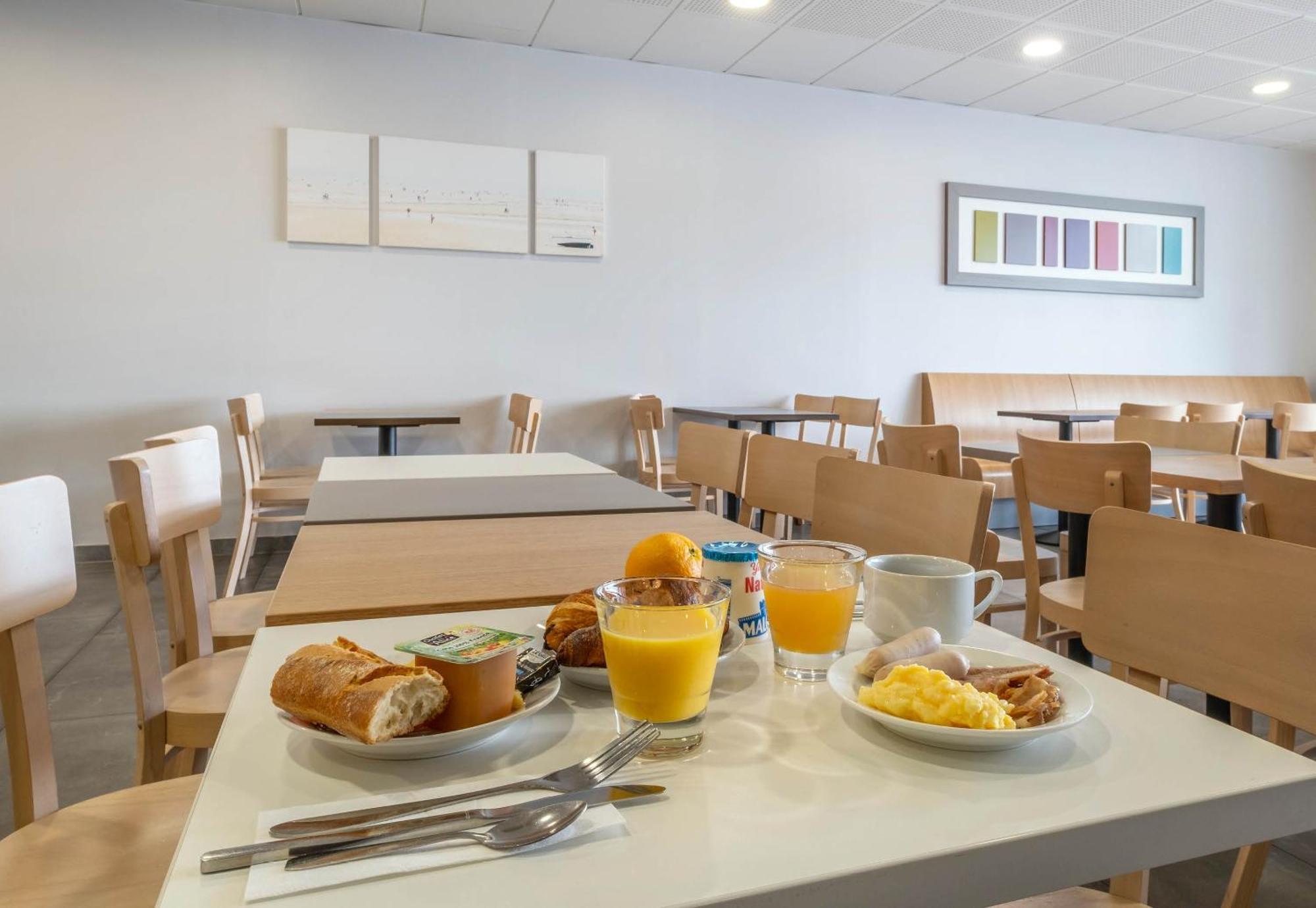 B&B Hotel La Rochelle Beaulieu Puilboreau Esterno foto
