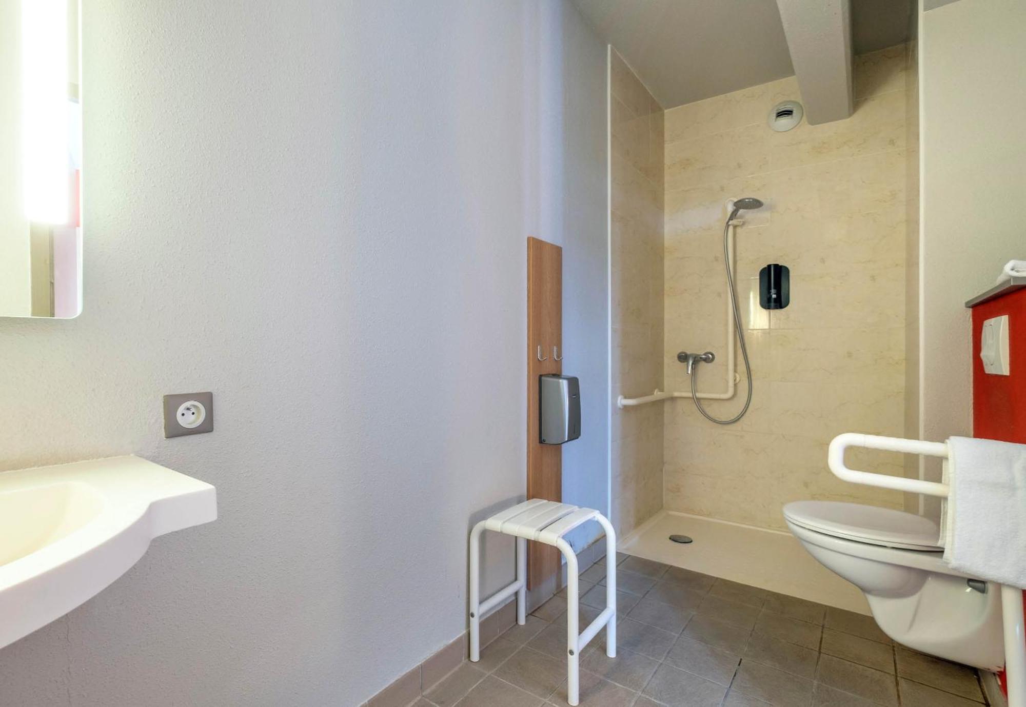 B&B Hotel La Rochelle Beaulieu Puilboreau Esterno foto