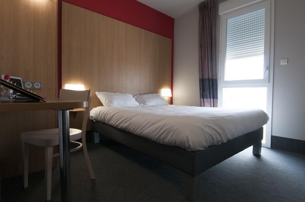 B&B Hotel La Rochelle Beaulieu Puilboreau Esterno foto